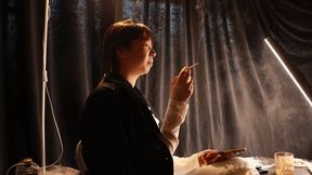 4K CC experiences the process of smoking