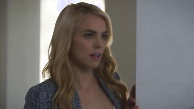 Cosima Dunkin receives Flash Brown's big pecker in her cherry