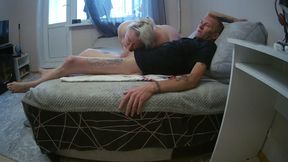 I made a surprise for my girlfriend and filled her mouth with cum