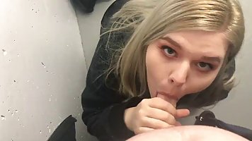 NAUGHTY GF BLOWS ME AND SWALLOWS MY CUM IN PARKING GARAGE STAIRWELL Porn Videos - Tube8