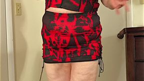 Jamdown26 - Hot mature social media influencer woman in mini skirt and high heels dancing