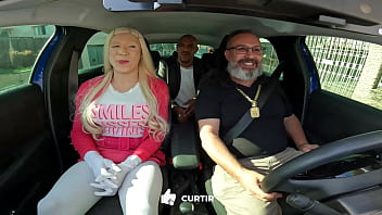 Carona das Branquelas com Tifanny Wilson e Latrell e com a participa&ccedil_&atilde_o especial de Elisa Ferraz dando aquela mamada