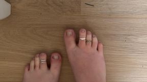 Sugargirlx2 Paints Her Nails while YOU Watch