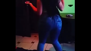 minha prima rebolando o rabo