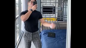 Rico brasile&ntilde_o muestra sus m&uacute_sculos