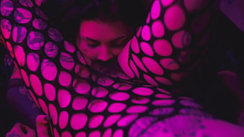 Girl on Girl Foot Fetish and Pussy Worship