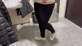 tremenda rubia dando el culo a su novio