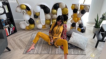 Aaliyah Yasin gets horny whilst waiting for her guests