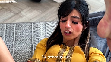 Aaliyah Yasin gets horny whilst waiting for her guests