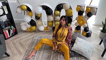 Aaliyah Yasin gets horny whilst waiting for her guests