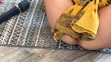 Aaliyah Yasin gets horny whilst waiting for her guests