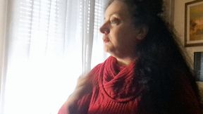 EMPLOYEE YAWNS WHILE WORKING