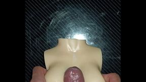 Me hago una paja rusa con las peque&ntilde_as tetas de Dolly!