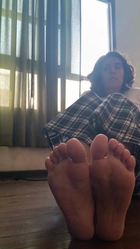 Ignoring you while you stare at my feet