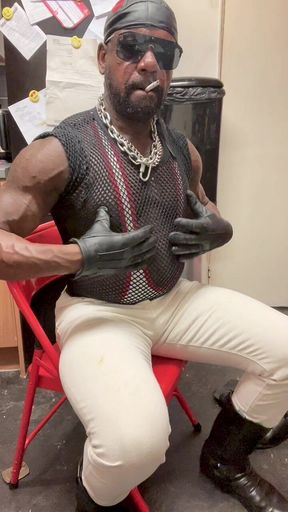 Black Bodybuilder Smoking,  Posing, Muscle Flexing &.Cumming