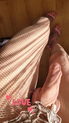 at the Balcon BarBie Monday, April 6, 2026 VaneSsaBiTCHx PariSChienne Trvprod91