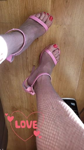 at the Balcon BarBie Monday, April 6, 2026 VaneSsaBiTCHx PariSChienne Trvprod91