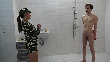 Military drill! Major Cruel Reell punishes small sins immediately!