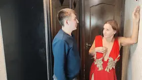 I Licked a Mature MILF and Fucked Her in the Hallway!