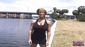 Huge tit Mindy is buck naked in Tampa