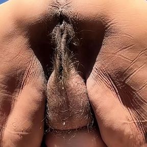 Stopping in the desert to pee. Latina granny, mature