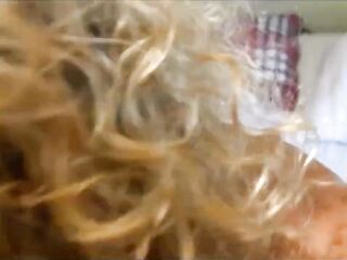 Hot wench sucking and screwing