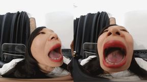 3DVR180 MARTINA tongue crushes the dwarf