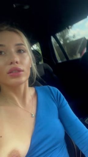 HORNY VIDEOCALL FROM YUNG PRETTY BLONDY