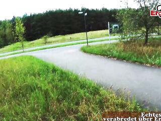 Deutsches Outdoor Date mit einer blonden Tattoo schlampe POV