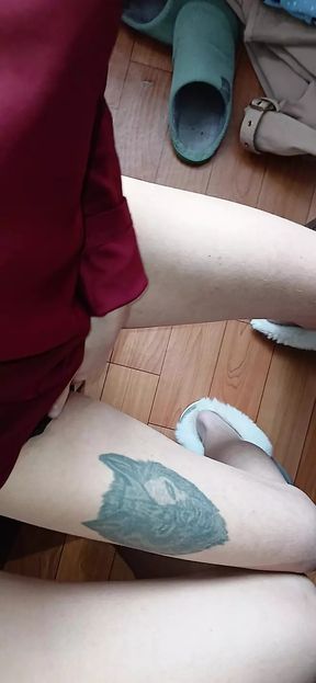 My classmate and I masturbate riskily under the table in class