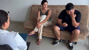 Sneaky quickie with curvy Latina during therapy