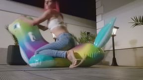 TIGHT JEANS BOOTY & FEET DESTROY AN INFLATABLE SEAL – BOUNCING, JUMPING & POPPING