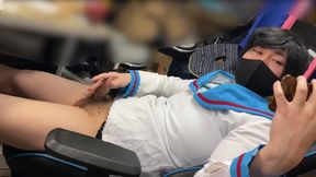 Uniformed twink strokes to huge cum while gazing at gay close up fantasy