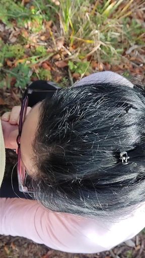 Sexy MILF Make a Great Outdoor Blowjob