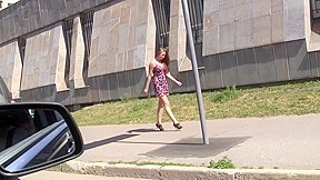 College cutie drilled in the car