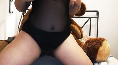 Girl with a very hairy ass fucks herself