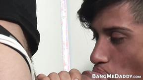 ”Tatted older guy rawrails his young partner after cocksucking”