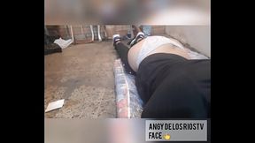 Hombre me coje rico en una bodega