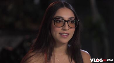 Flirty Babe Madison Wilde Uses Her Charms To Attract Attention