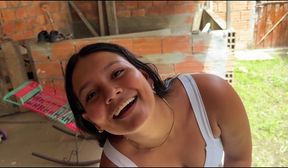 sorprendo mi vecina grabando videos