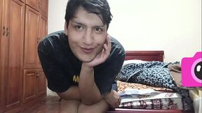 Gay Pasivo Lojano botando la leche sabrosita de su Lindo Maridito