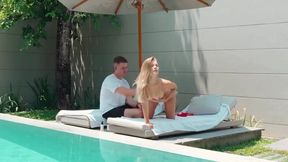 Intimate Massage Session with Ellie Moore Leads to a Sweet Surprise!