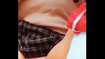 Tiene cara de Inocente pero ese CULITO Aprieta MUY RICO &iexcl_Chava Morenita Deliciosa de Escuela P&uacute_blica COGIENDO SIN COND&Oacute_N PELON PELON! (Casero Amateur Mexicano)