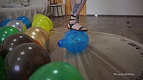 Vicky 25 balloons stomp pop in three minutes **4K**