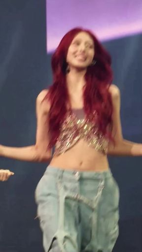 Curvy Korean dancer showcases hot dance moves