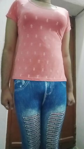 Indian Gay Crossdresser Gaurisissy Real Homemade XXX Sex in Pink Tshirt and Blue Leggings