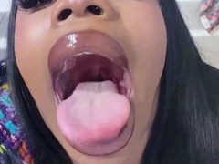 Biiggjuiccyfruit aka biiggjuiccyfruit OnlyFans - JOI