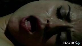She moans loud with her pussy stretched to the max