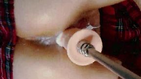 Sex Machine Brought Her to a Big Squirt