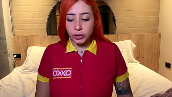 Cajera del oxxo se masturba para su jefe y filtran su video